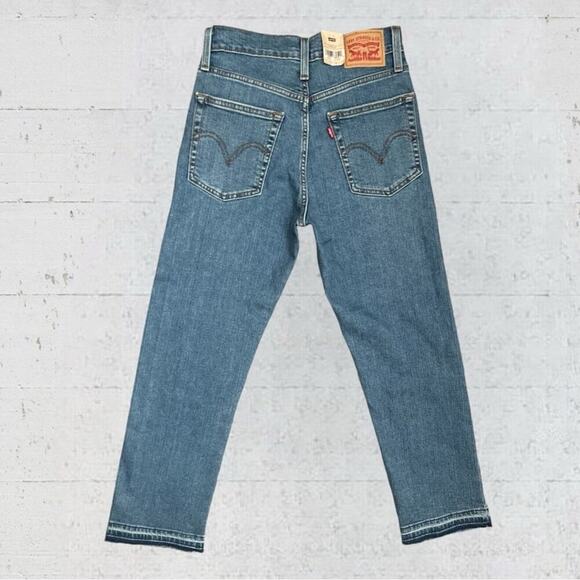 NWT Levi's Women's Jeans High-Rise Wedgie Straight Cropped Raw Edge Hem Size 26 - Picture 6 of 15